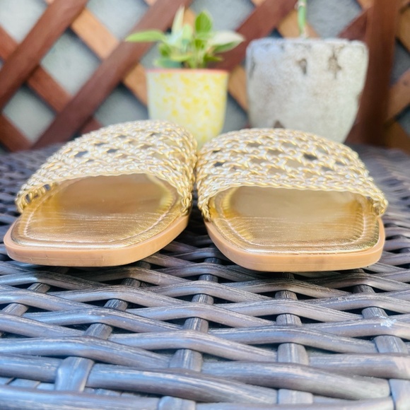LuLus Gold Sandals - Picture 6 of 10